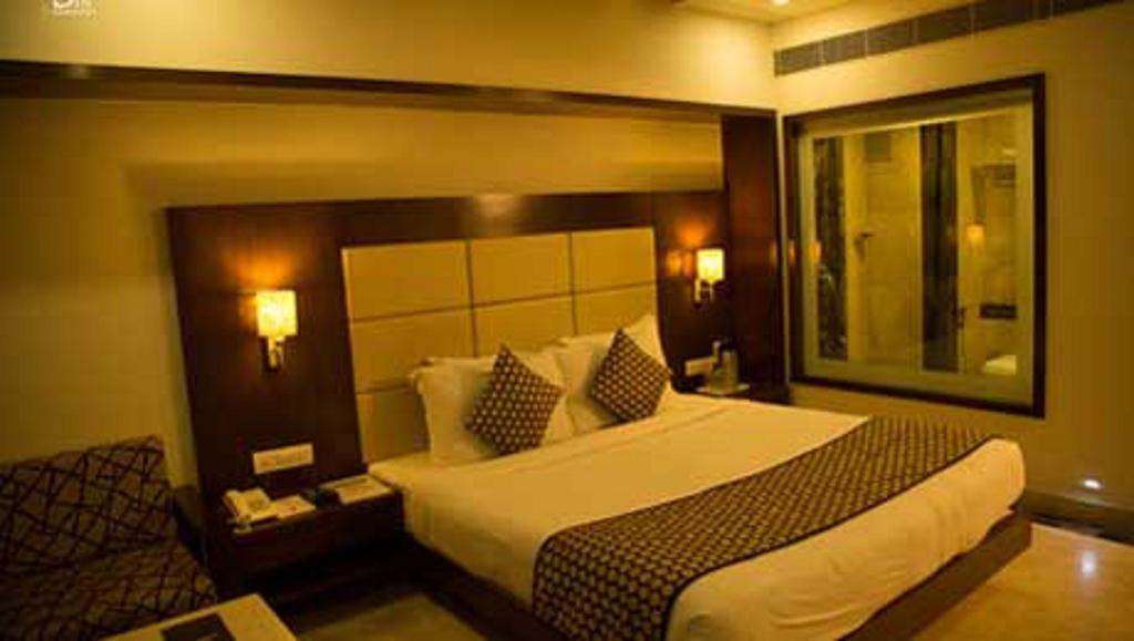 Grand Thakar Hotel Rajkot Exterior foto
